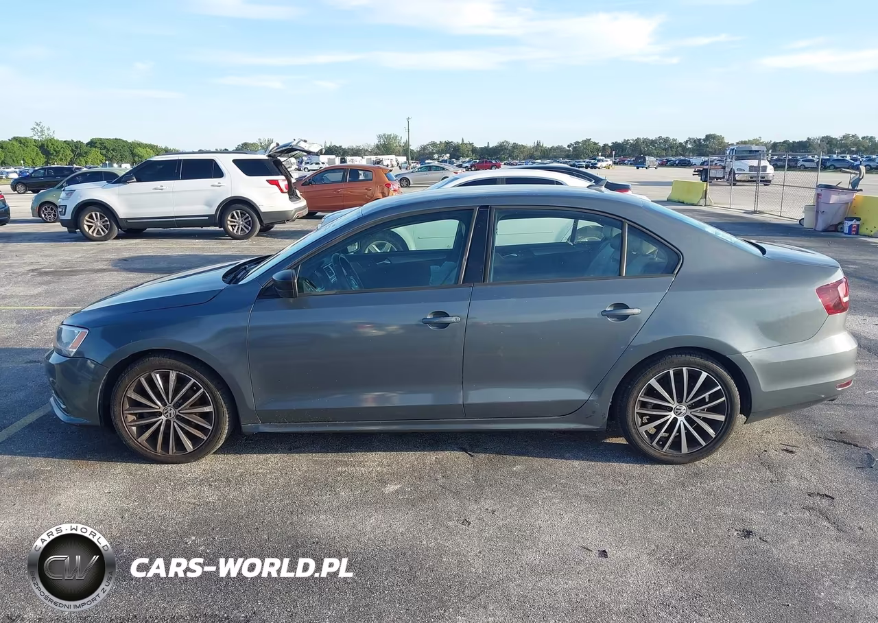 2016 Volkswagen Jetta 1.8T Sport VIN:3VWD17AJ8GM259466 - 14