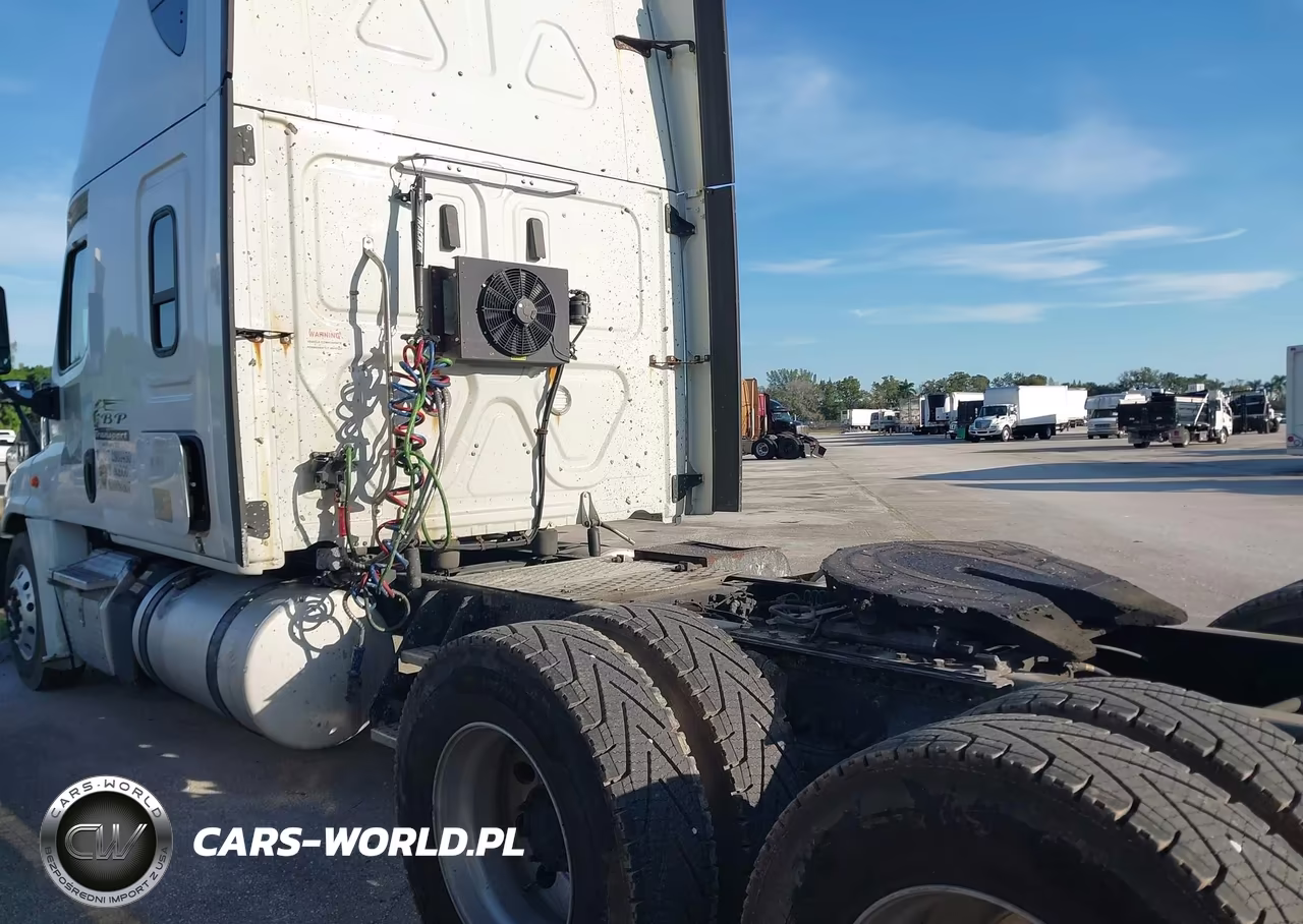 2019 Freightliner Cascadia 125 VIN:3AKJGLDR4KSKN1807 - 17