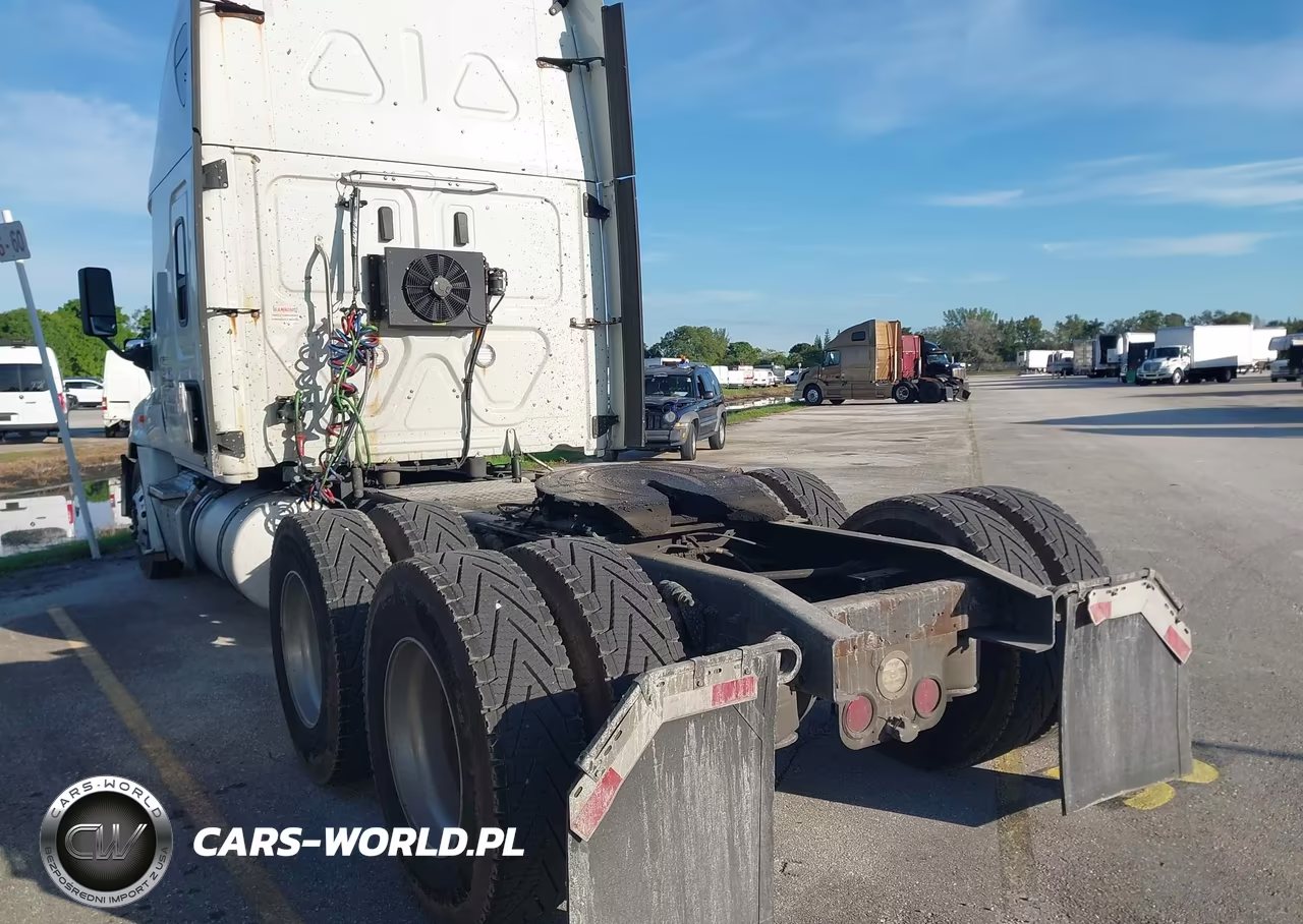 2019 Freightliner Cascadia 125 VIN:3AKJGLDR4KSKN1807 - 3