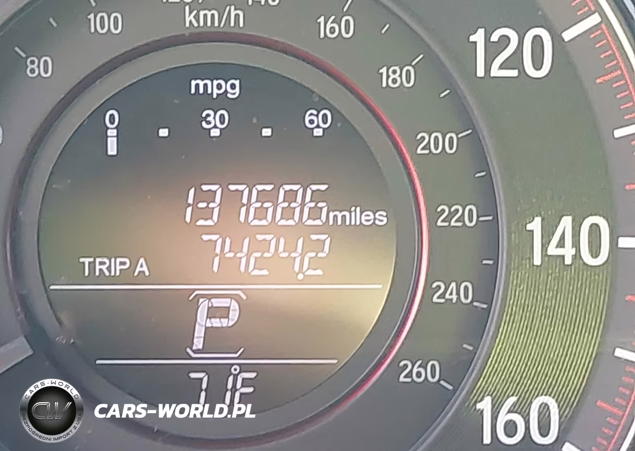 2017 Honda Accord Sport VIN:1HGCR2F52HA303600 - 16
