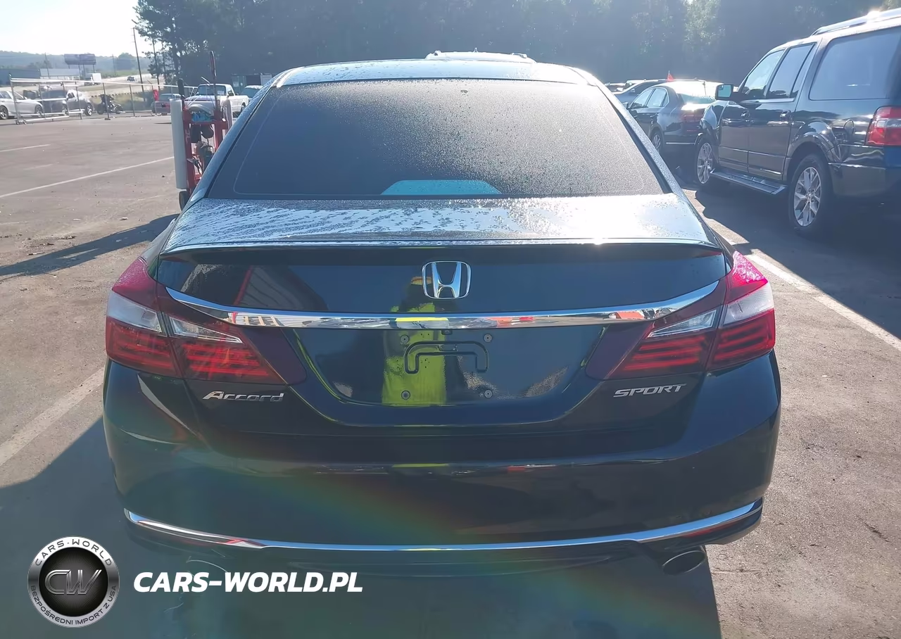 2017 Honda Accord Sport VIN:1HGCR2F52HA303600 - 17