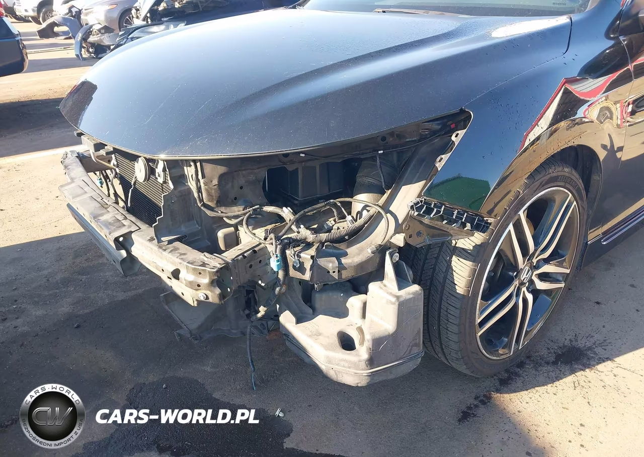 2017 Honda Accord Sport VIN:1HGCR2F52HA303600 - 20