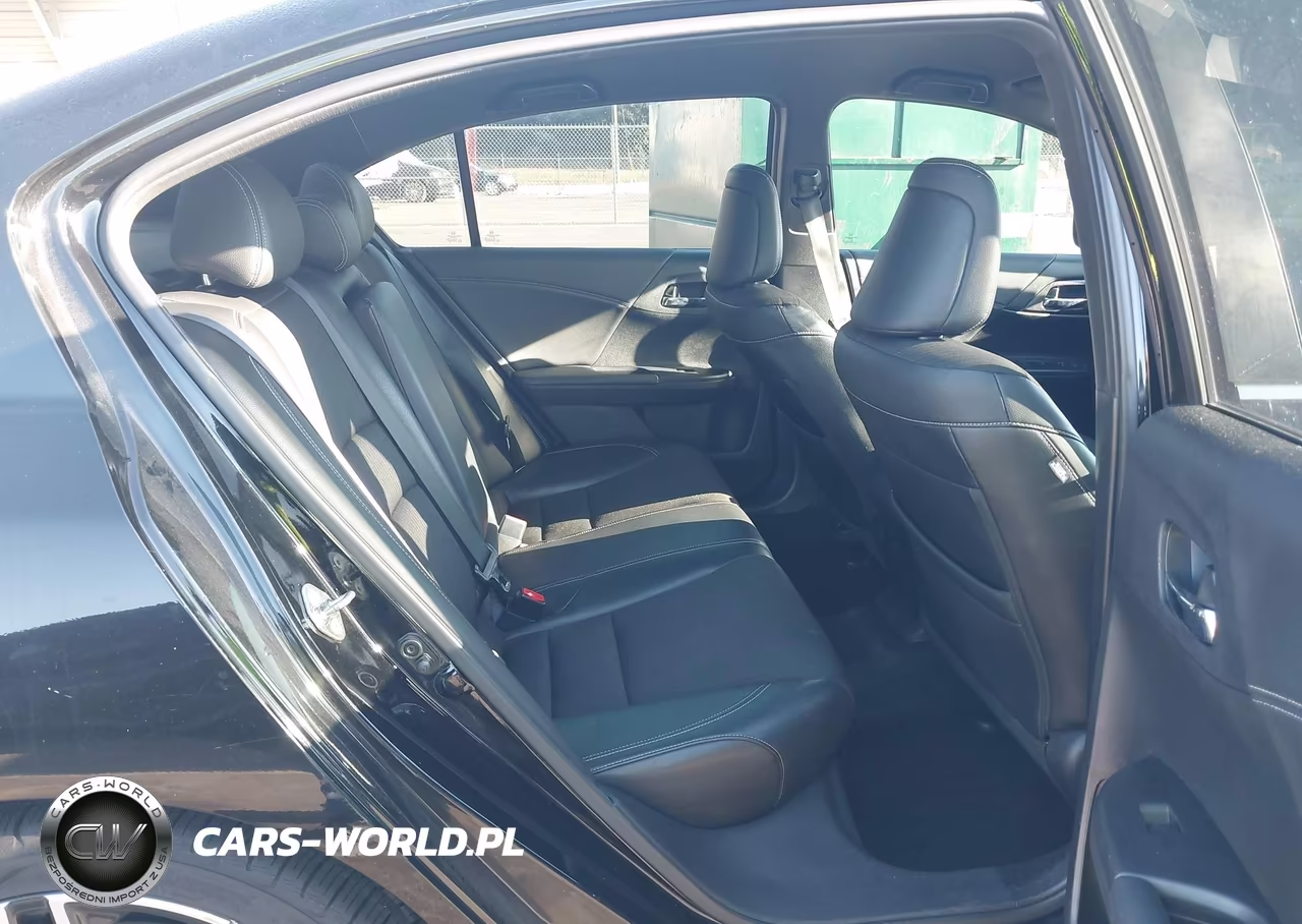 2017 Honda Accord Sport VIN:1HGCR2F52HA303600 - 8