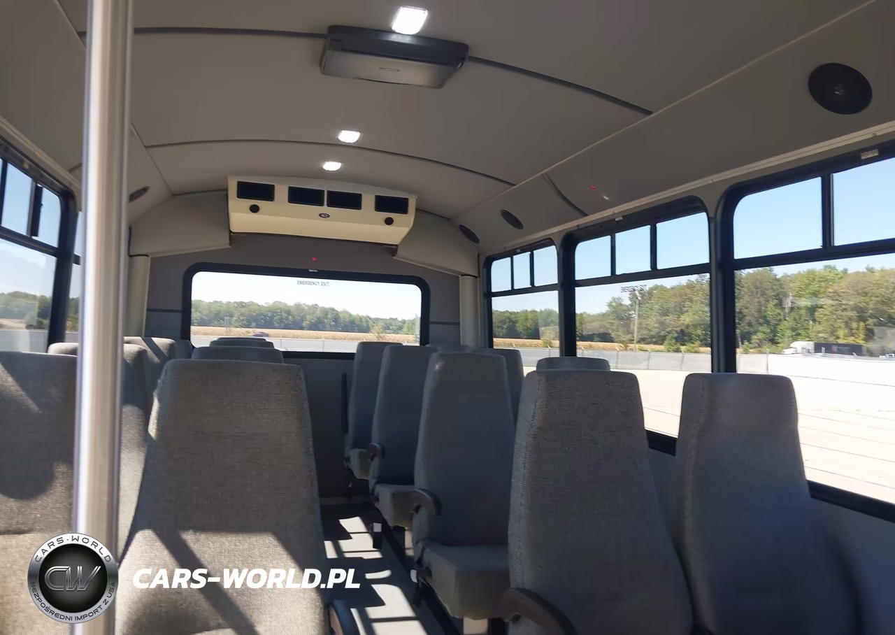 2018 Ford F-450 Chassis Xl VIN:1FDAF4GY4JEB54474 - 8