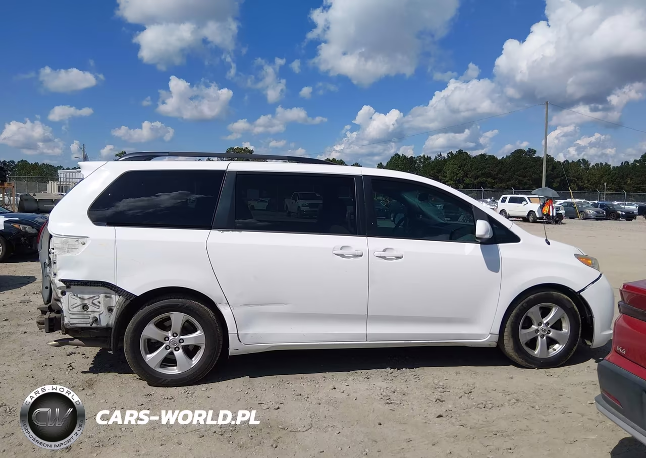 2014 Toyota Sienna Le V6 8 Passenger VIN:5TDKK3DC2ES474657 - 14