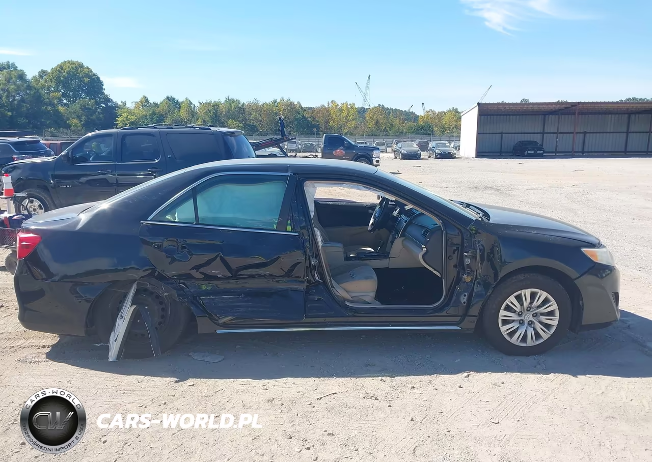 2014 Toyota Camry Le VIN:4T4BF1FK3ER374657 - 14