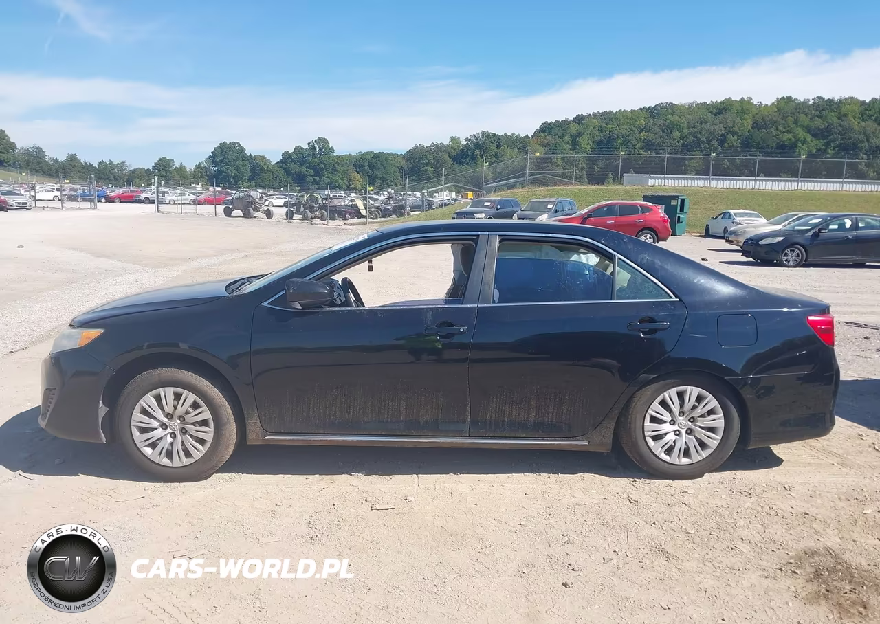 2014 Toyota Camry Le VIN:4T4BF1FK3ER374657 - 15