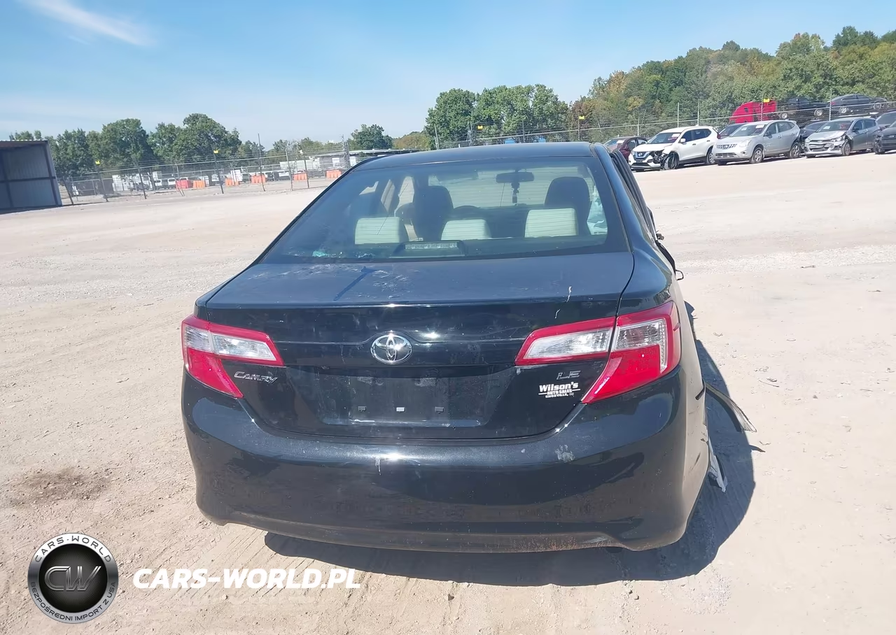 2014 Toyota Camry Le VIN:4T4BF1FK3ER374657 - 17
