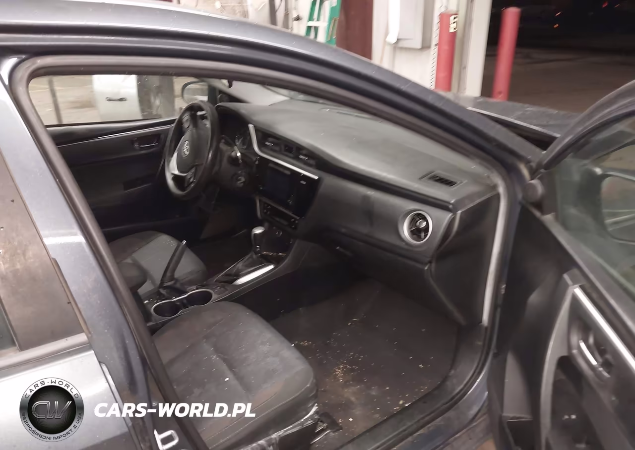 2017 Toyota Corolla Le VIN:2T1BURHE7HC860223 - 5