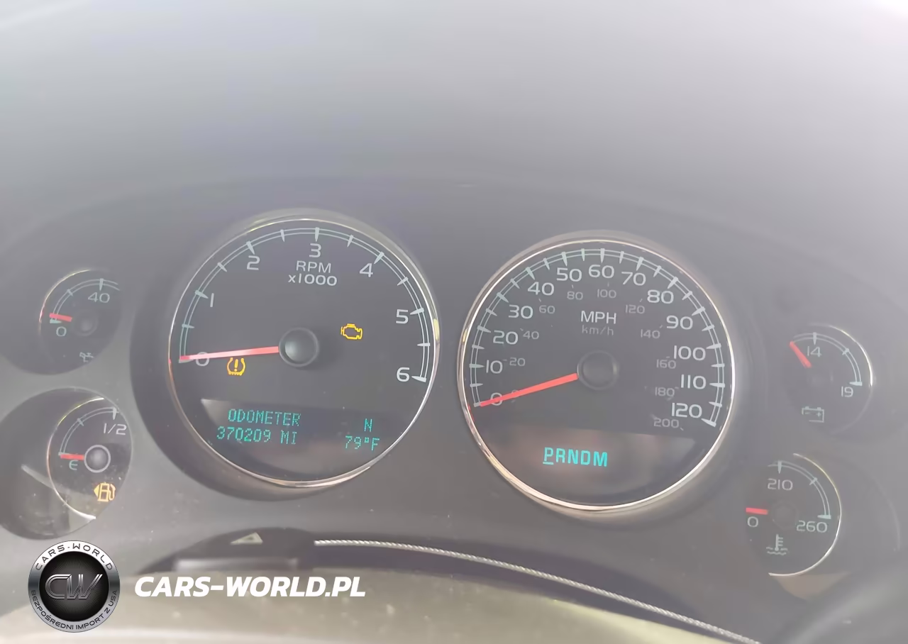 2010 Chevrolet Tahoe Ls VIN:1GNUKAE03AR168150 - 7