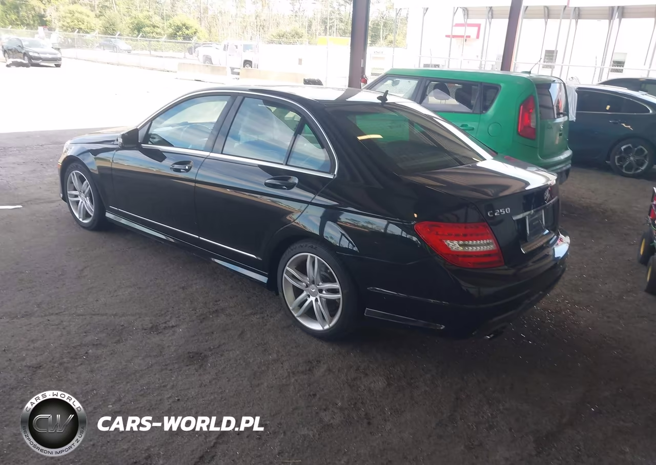 2014 Mercedes-Benz C 250 Sport VIN:WDDGF4HB8ER304826 - 3