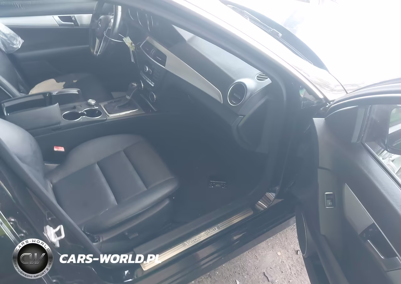 2014 Mercedes-Benz C 250 Sport VIN:WDDGF4HB8ER304826 - 5