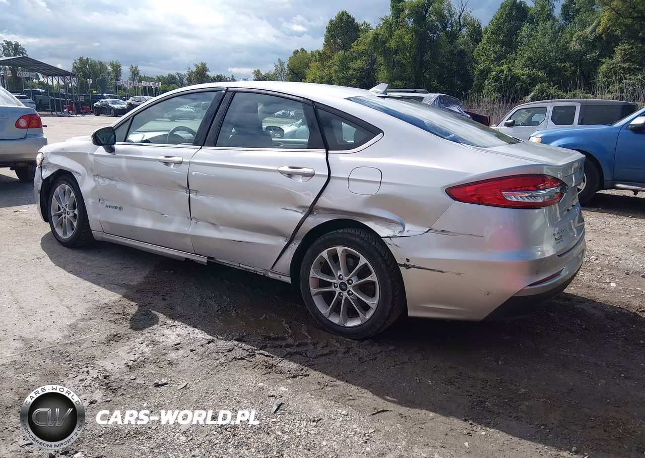 2019 Ford Fusion Hybrid Se VIN:3FA6P0LU2KR180496 - 3