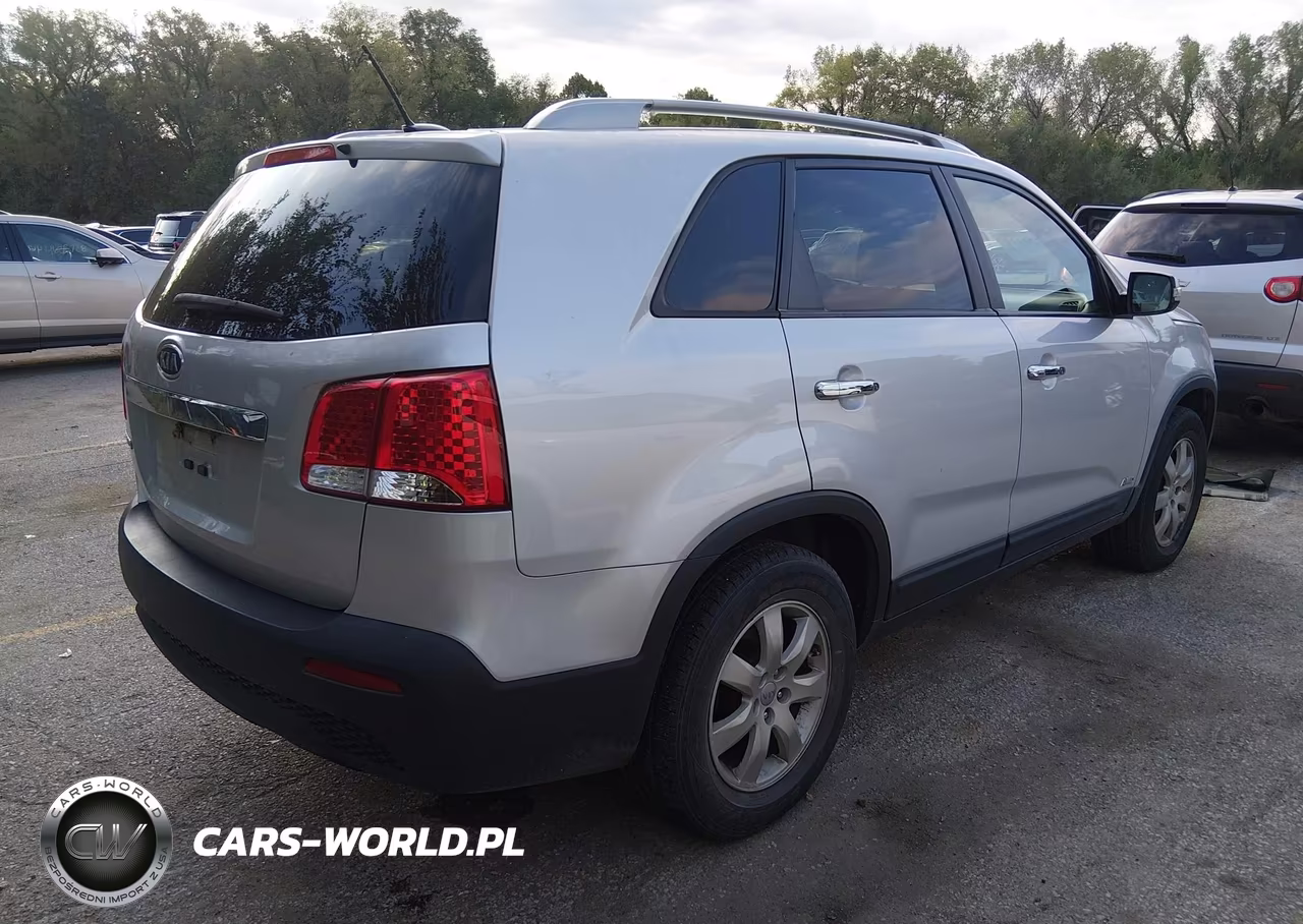 2012 Kia Sorento Lx V6 VIN:5XYKTDA2XCG259875 - 4