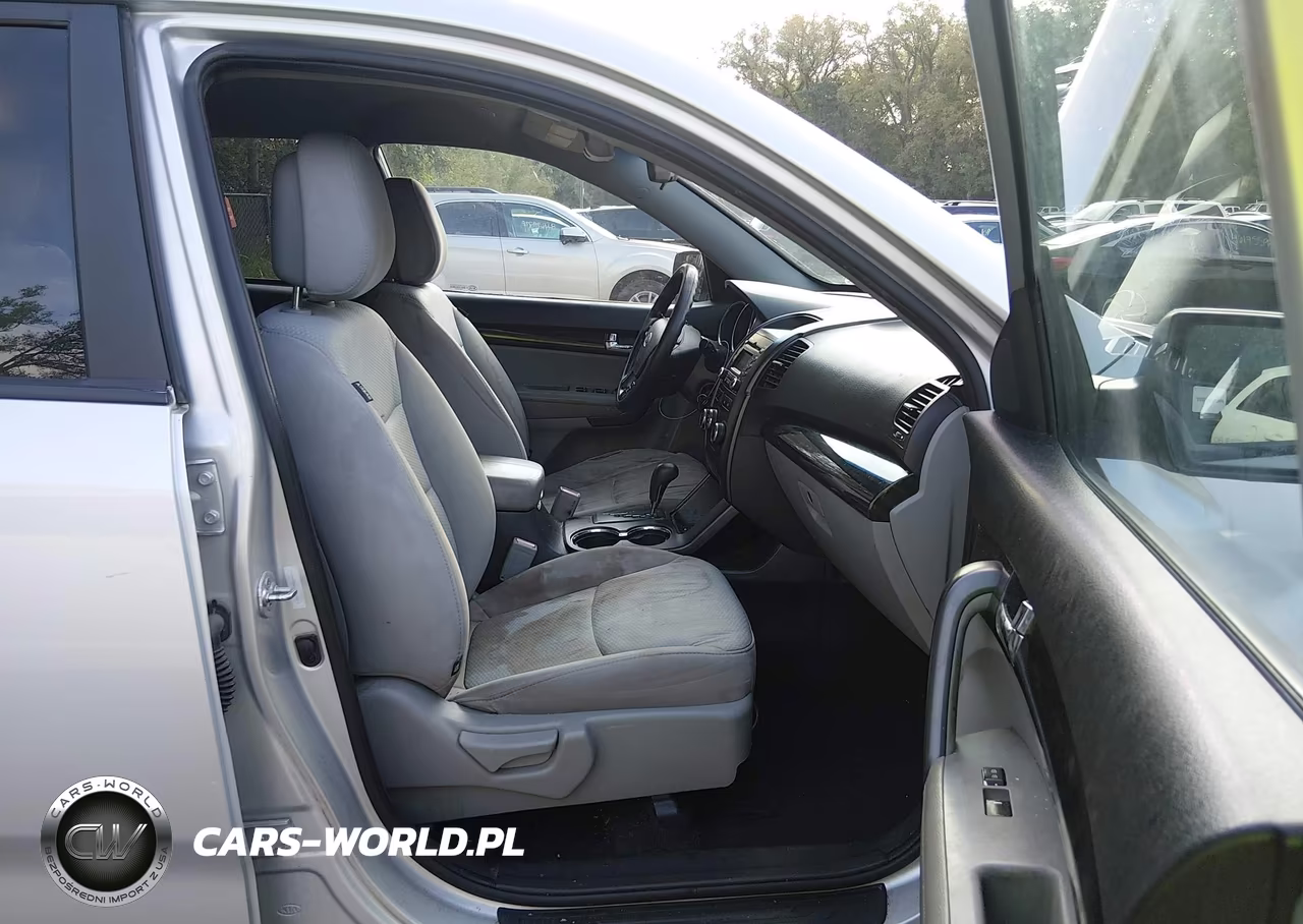 2012 Kia Sorento Lx V6 VIN:5XYKTDA2XCG259875 - 5