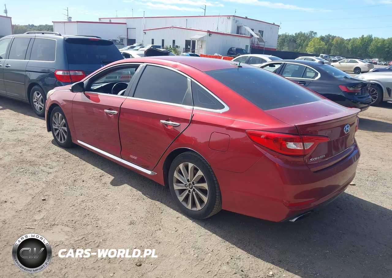 2015 Hyundai Sonata Sport VIN:5NPE34AF8FH109826 - 3