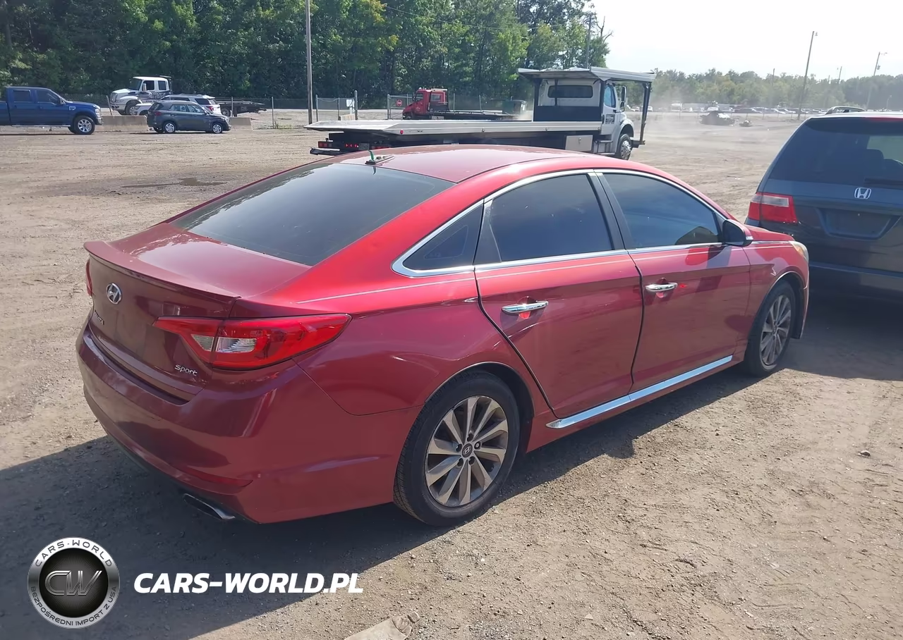 2015 Hyundai Sonata Sport VIN:5NPE34AF8FH109826 - 4
