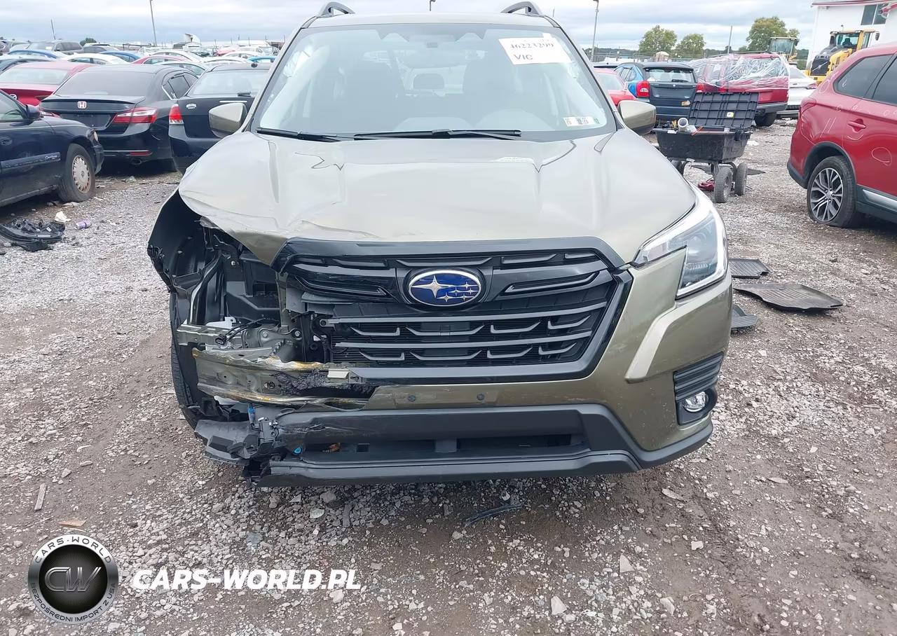 2024 Subaru Forester Premium VIN:JF2SKACC7RH423012 - 12