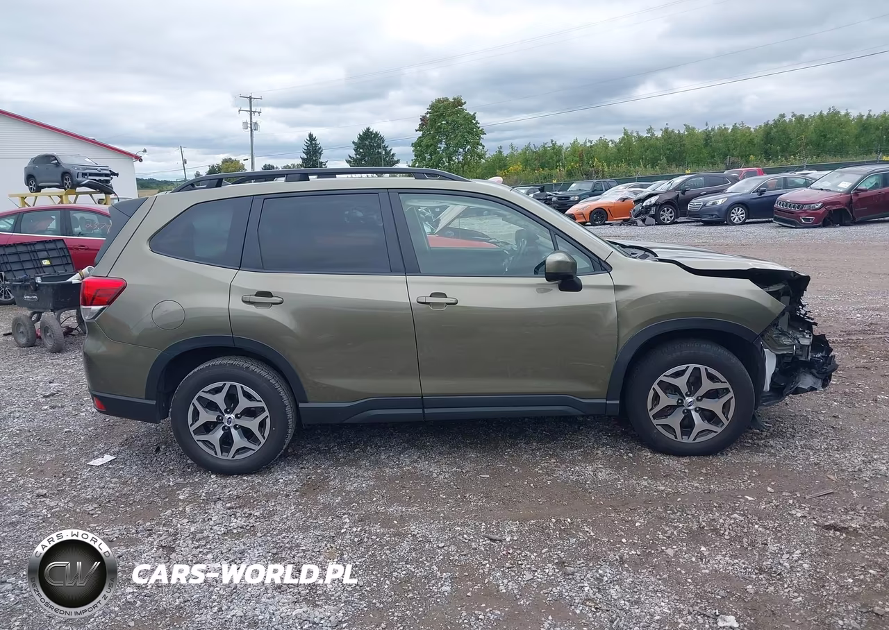 2024 Subaru Forester Premium VIN:JF2SKACC7RH423012 - 13