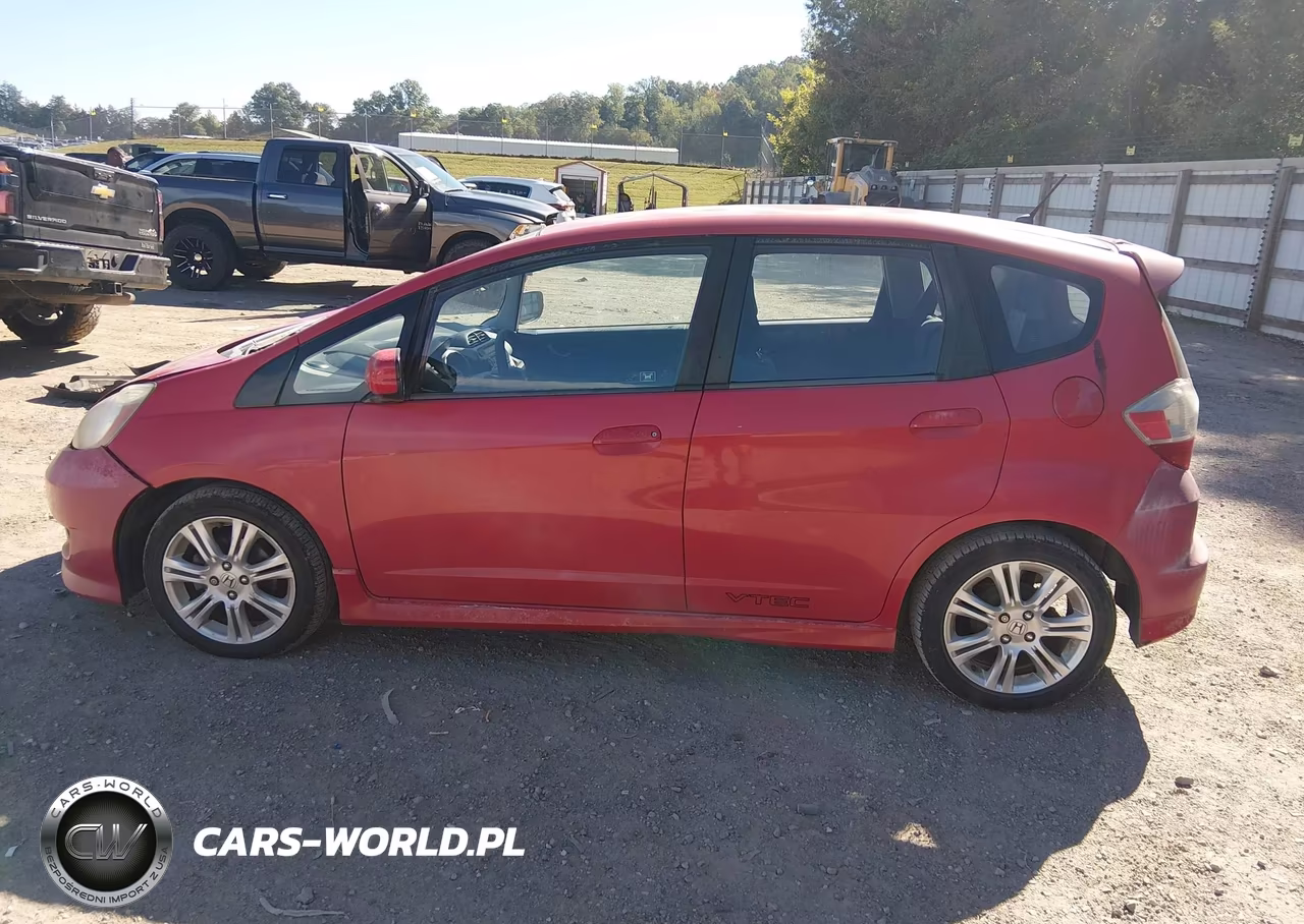 2010 Honda Fit Sport VIN:JHMGE8H46AC013551 - 14