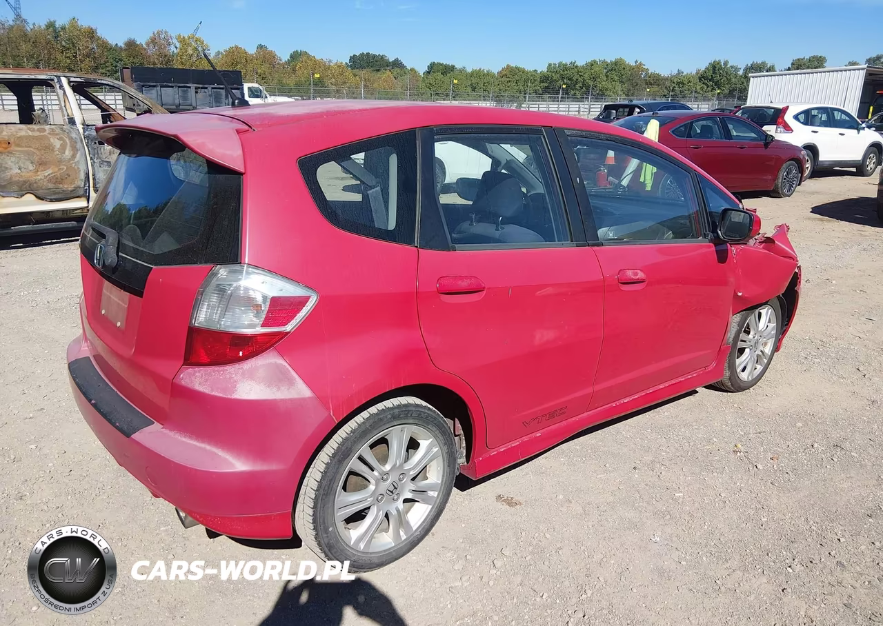 2010 Honda Fit Sport VIN:JHMGE8H46AC013551 - 4