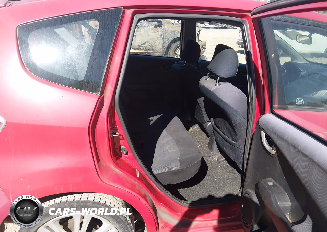 2010 Honda Fit Sport VIN:JHMGE8H46AC013551 - 8