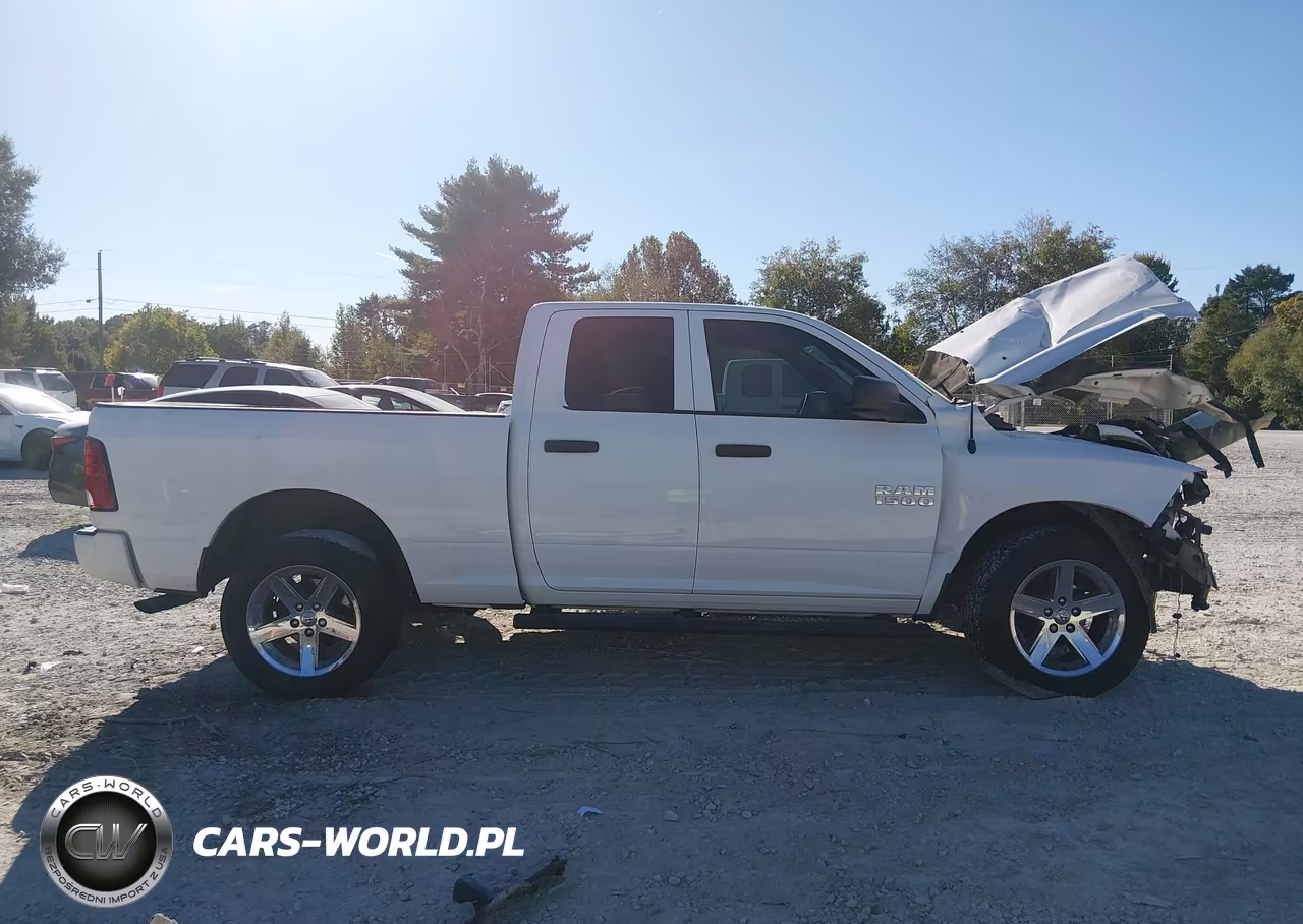 2018 Ram 1500 Express 4X4 6'4 Box VIN:1C6RR7FG0JS158247 - 14