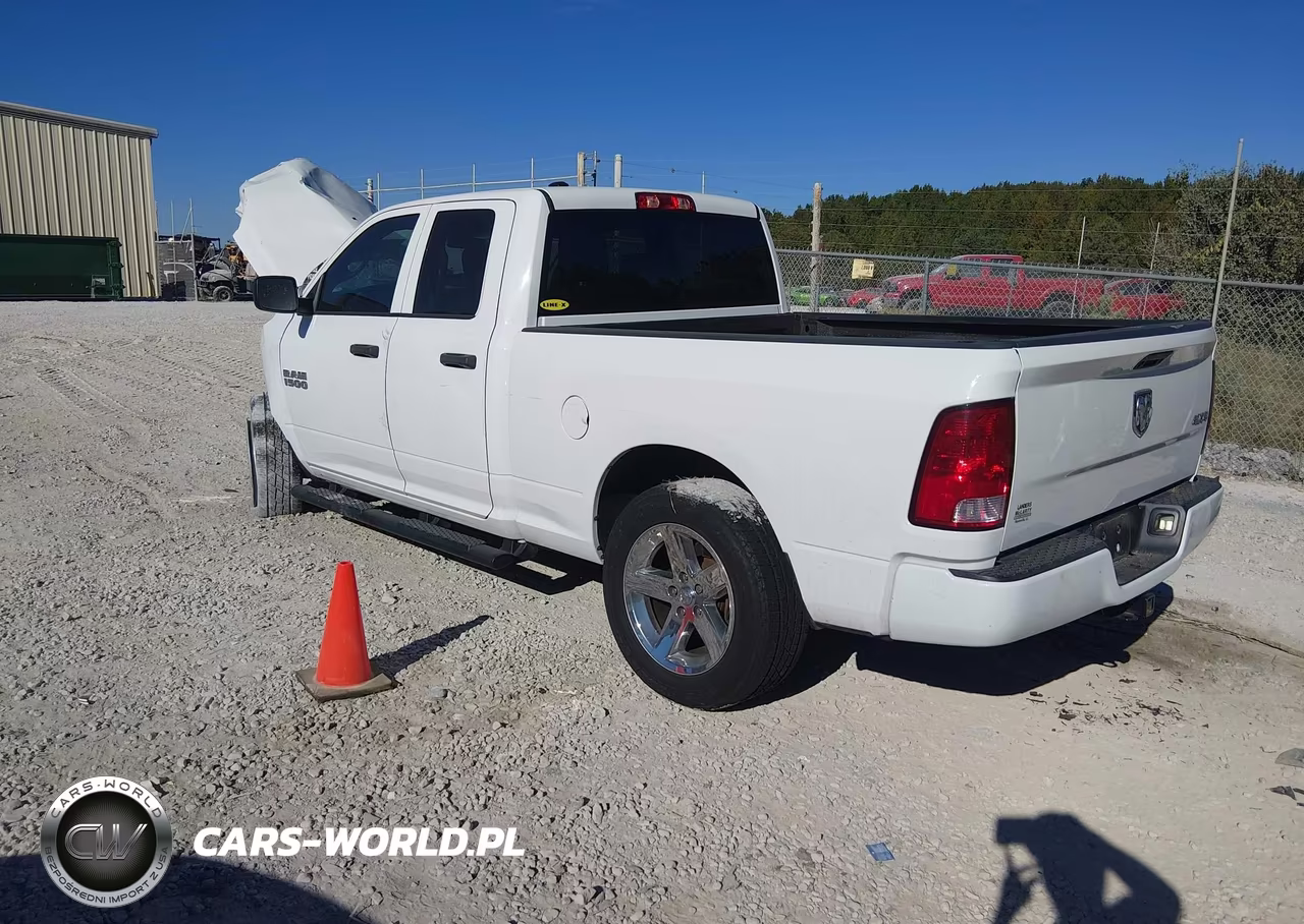 2018 Ram 1500 Express 4X4 6'4 Box VIN:1C6RR7FG0JS158247 - 3