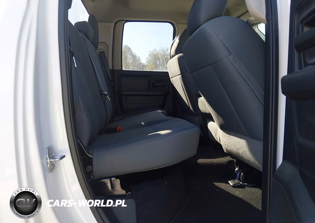 2018 Ram 1500 Express 4X4 6'4 Box VIN:1C6RR7FG0JS158247 - 8