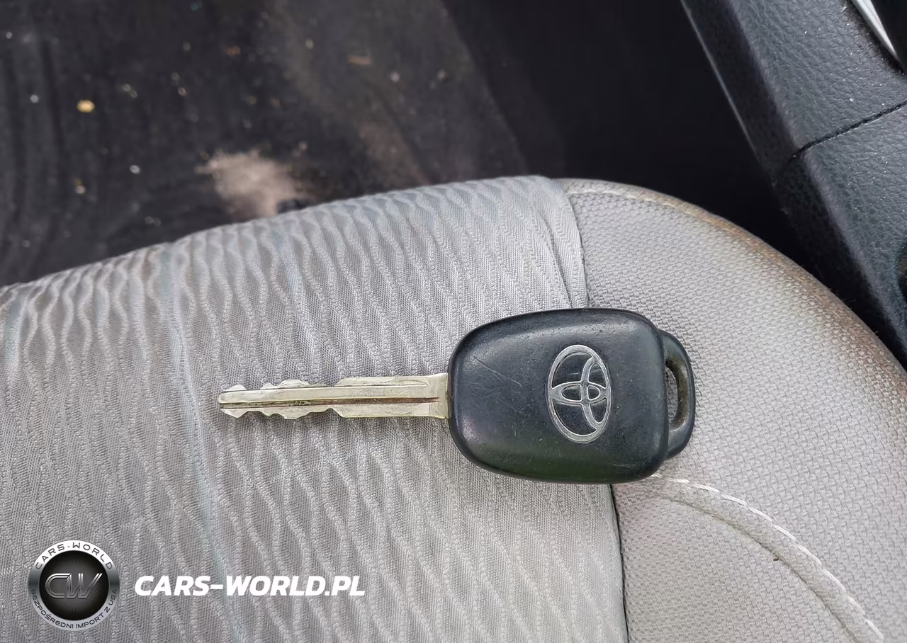 2016 Toyota Corolla Le VIN:2T1BURHE4GC558189 - 11