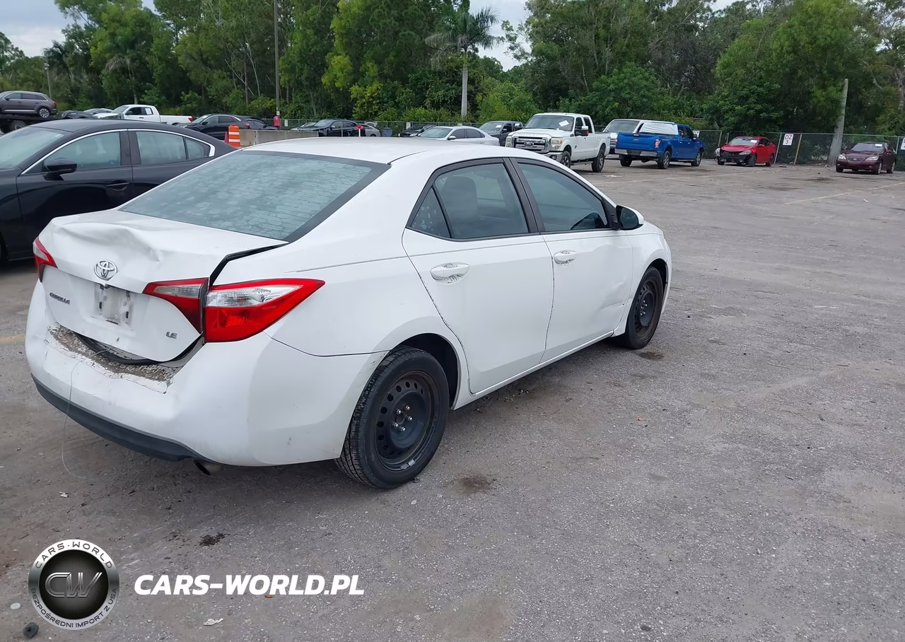 2016 Toyota Corolla Le VIN:2T1BURHE4GC558189 - 4