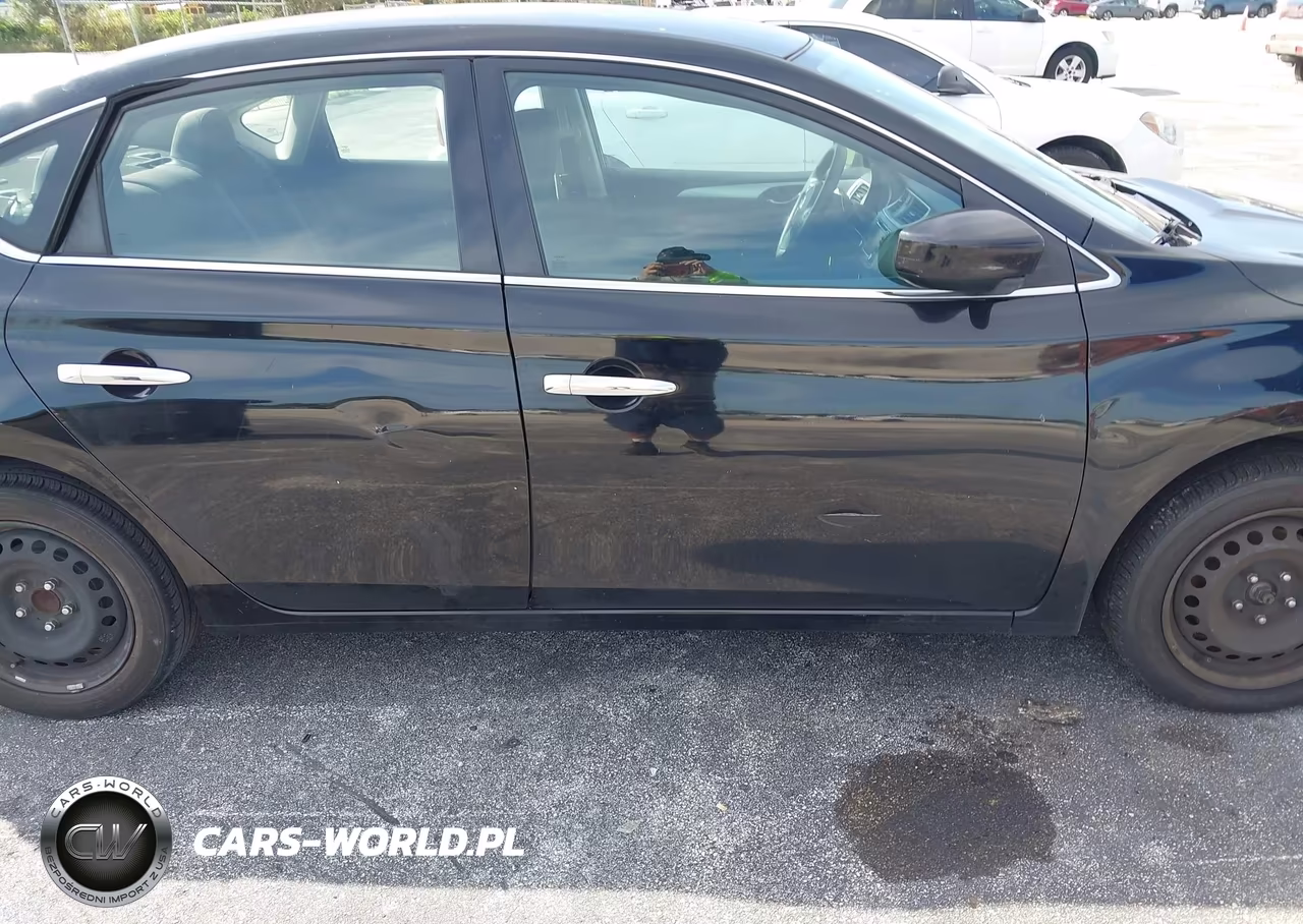 2018 Nissan Sentra S VIN:3N1AB7AP5JY254235 - 13