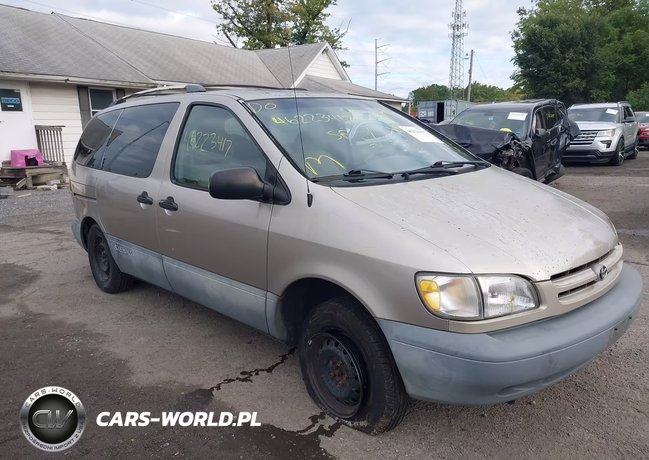 2000 Toyota Sienna Le