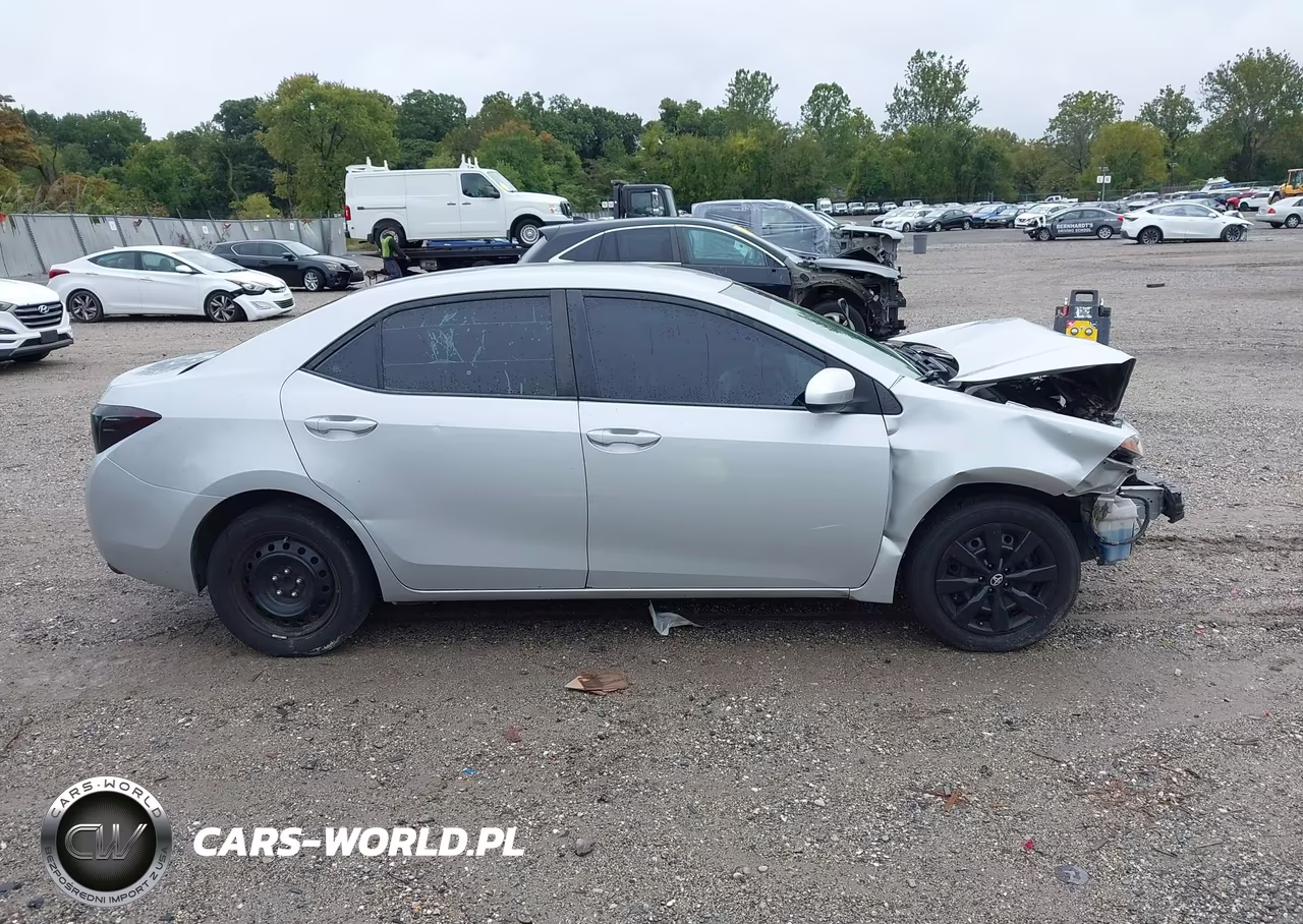 2015 Toyota Corolla Le VIN:2T1BURHE4FC322866 - 14