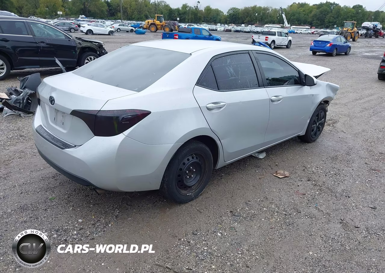 2015 Toyota Corolla Le VIN:2T1BURHE4FC322866 - 4