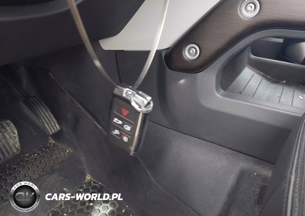 2023 Land Rover Defender 110 X-Dynamic Se VIN:SALE2EEU4P2118178 - 11