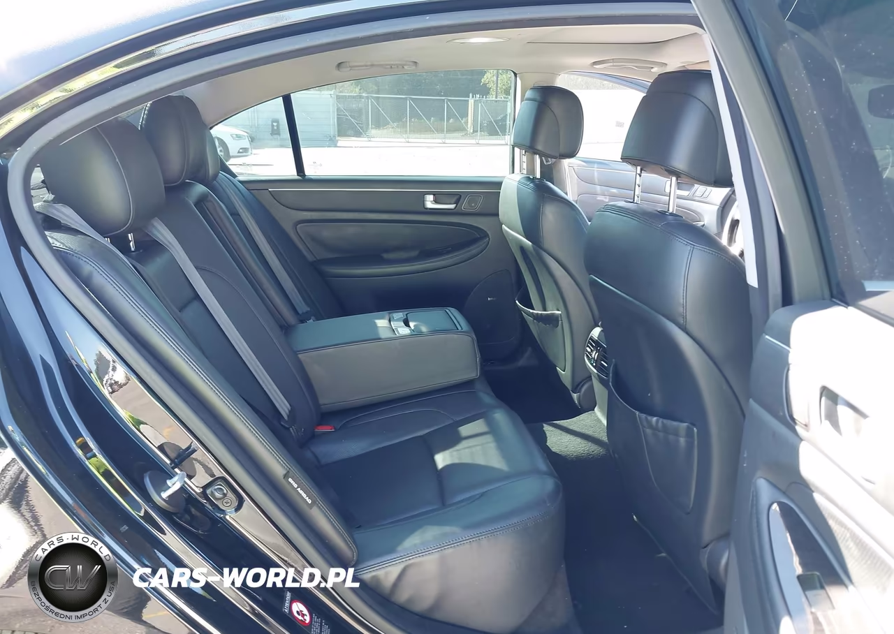 2012 Hyundai Genesis 5.0 R-Spec VIN:KMHGC4DH7CU183614 - 8