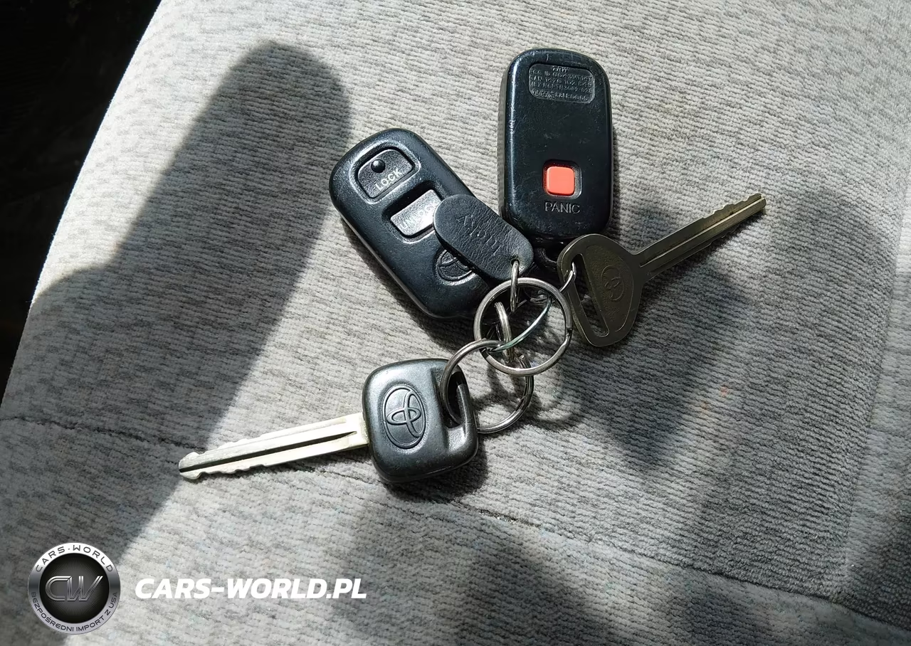 2004 Toyota Corolla Le VIN:1NXBR32E44Z242776 - 11