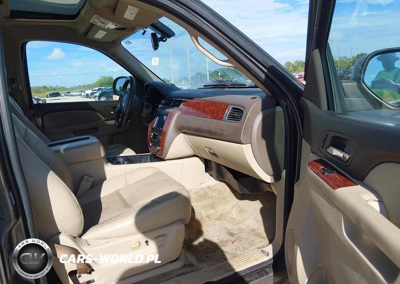 2012 Chevrolet Suburban 1500 Lt VIN:1GNSCJE06CR246329 - 5