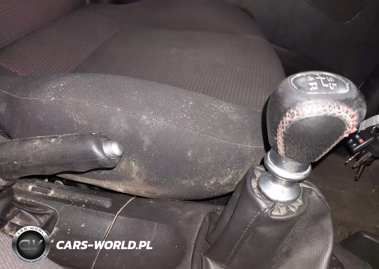 2005 Ford Focus Zx4 VIN:1FAHP38Z25W110531 - 15