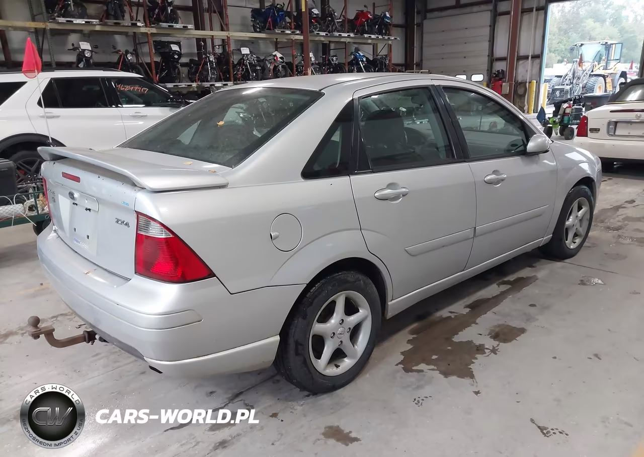2005 Ford Focus Zx4 VIN:1FAHP38Z25W110531 - 4