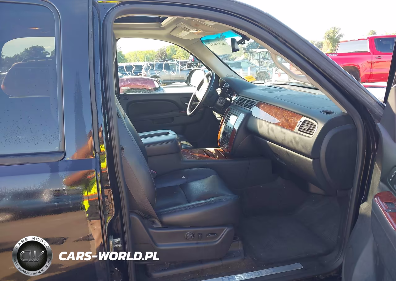 2014 Chevrolet Tahoe Ltz VIN:1GNSKCE02ER133351 - 5