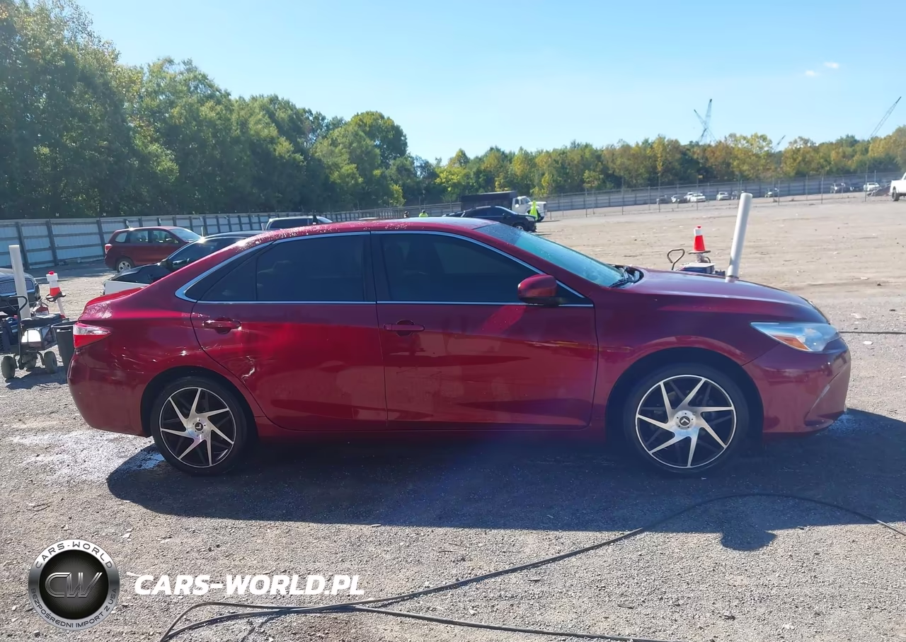 2015 Toyota Camry Le VIN:4T1BF1FK7FU981429 - 13