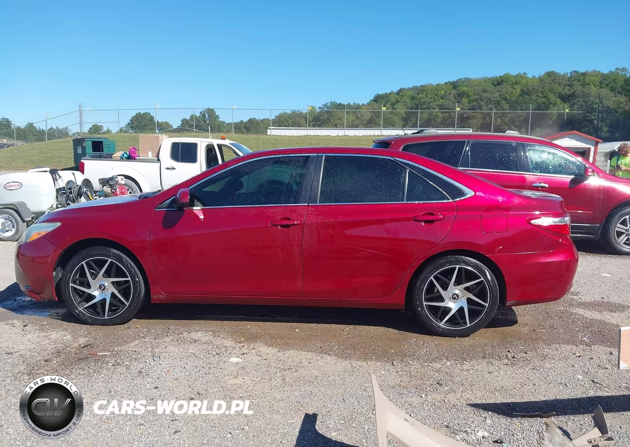 2015 Toyota Camry Le VIN:4T1BF1FK7FU981429 - 14