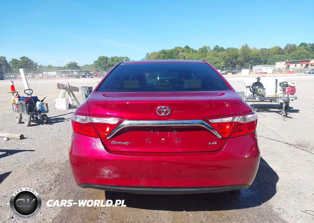 2015 Toyota Camry Le VIN:4T1BF1FK7FU981429 - 16