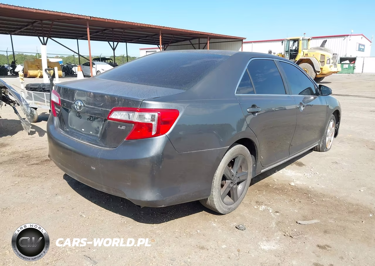 2013 Toyota Camry Le VIN:4T4BF1FK5DR299345 - 4
