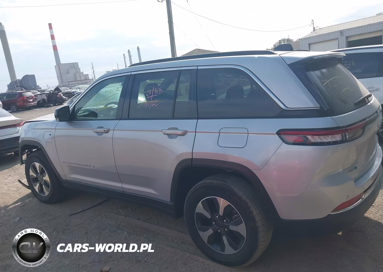 2025 Jeep Grand Cherokee 4Xe VIN:1C4RJYB60S8704000 - 14