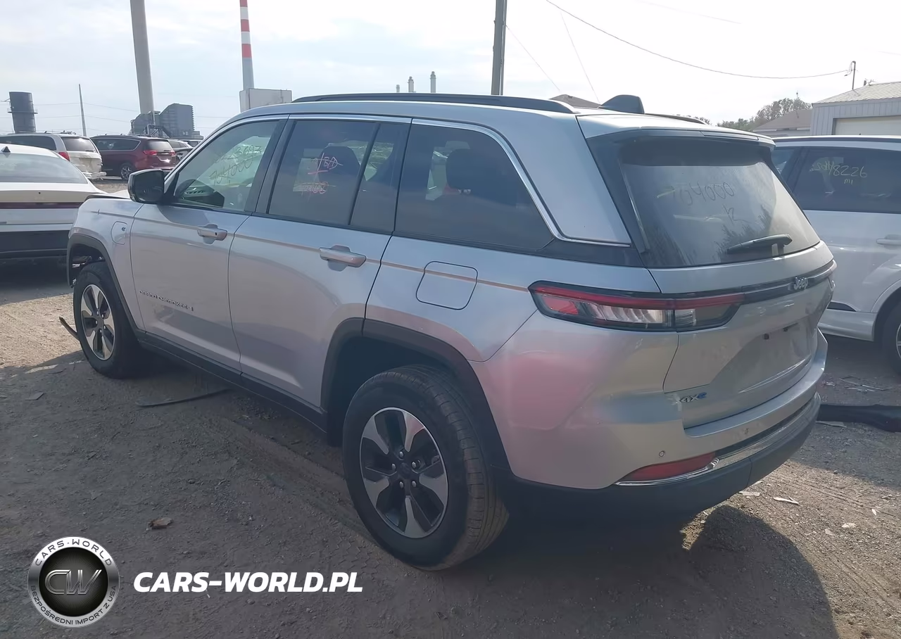 2025 Jeep Grand Cherokee 4Xe VIN:1C4RJYB60S8704000 - 3