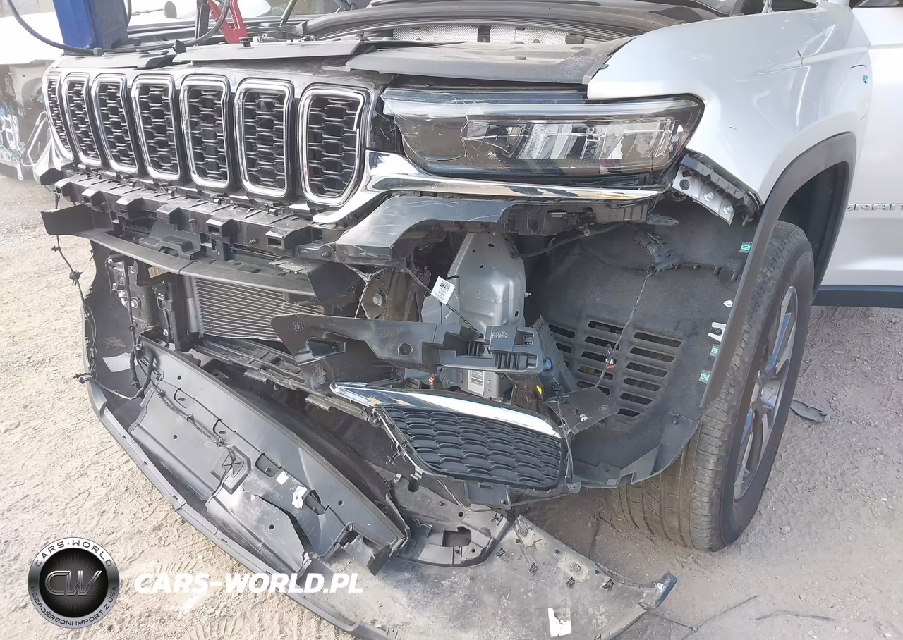 2025 Jeep Grand Cherokee 4Xe VIN:1C4RJYB60S8704000 - 6