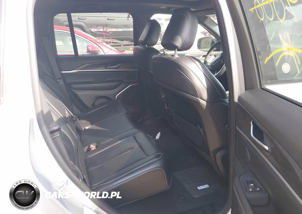 2025 Jeep Grand Cherokee 4Xe VIN:1C4RJYB60S8704000 - 8